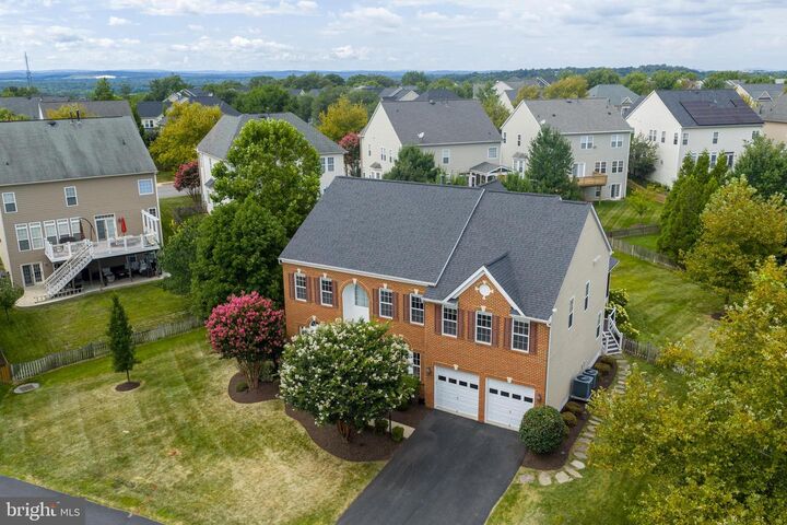 Property Photo:  22197 Windy Pine Court  VA 20148 