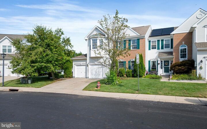 Property Photo:  9 Willow Way  NJ 08505 