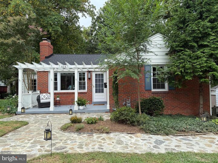 624 S Quincy Street  Arlington VA 22204 photo