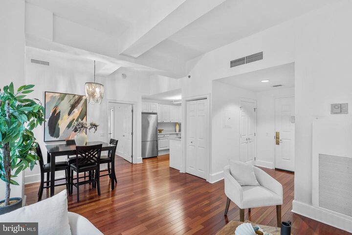 1500 Chestnut Street 7I  Philadelphia PA 19102 photo