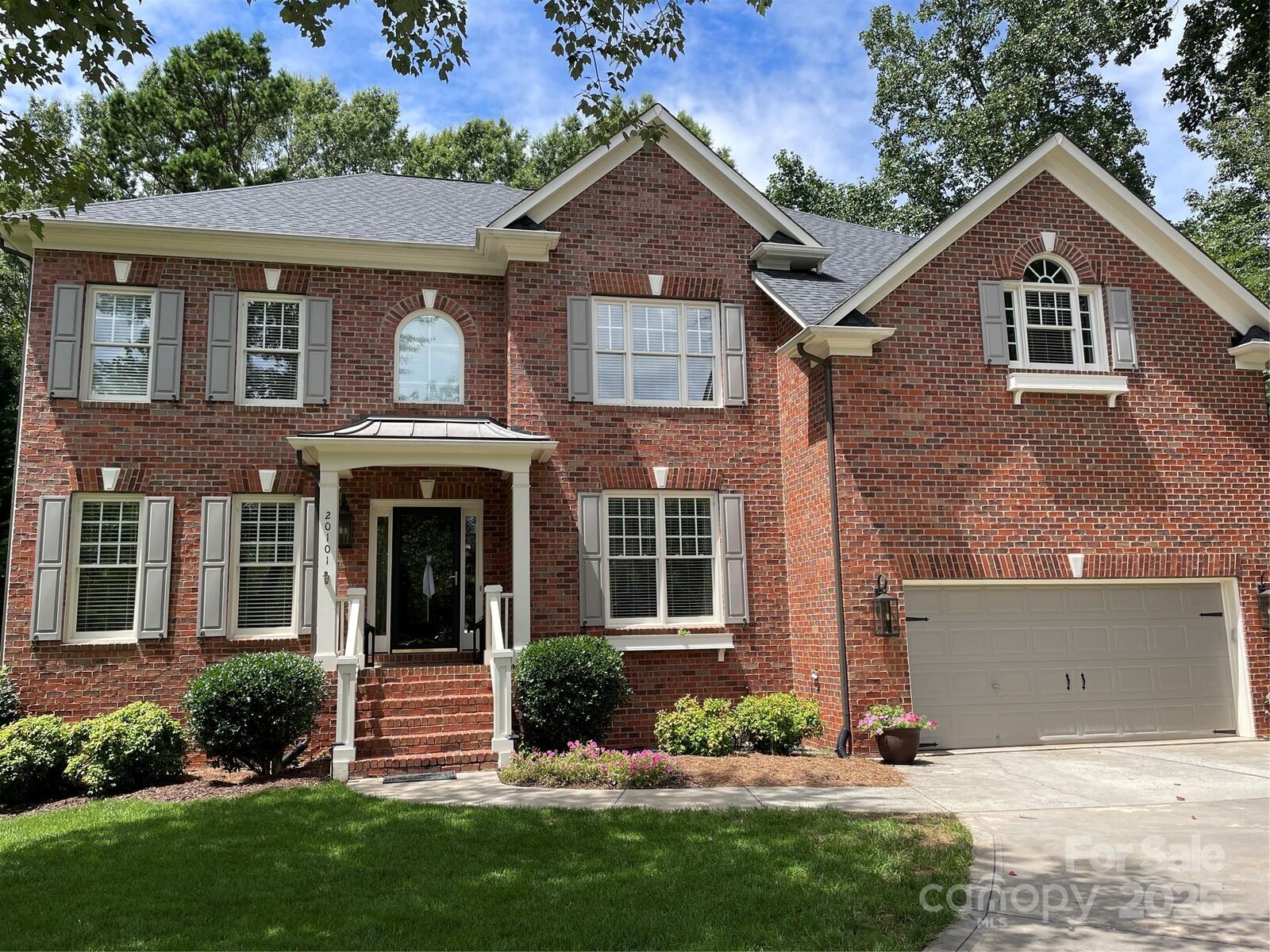 Property Photo:  20101 Coachmans Wood Lane  NC 28031 