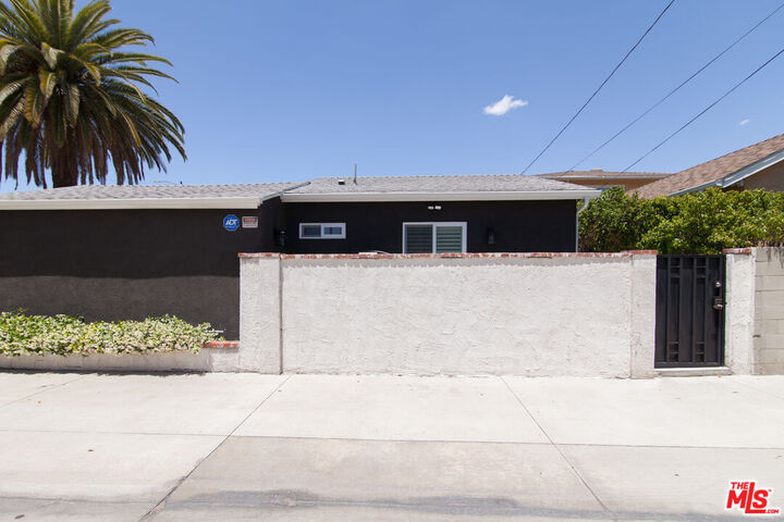 Property Photo:  3920 W Clark Ave  CA 91505 