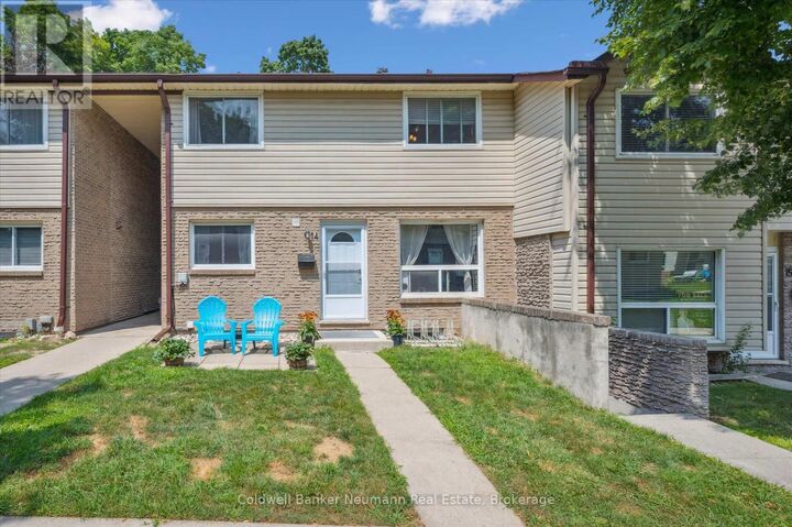 Property Photo:  453 Albert Street 14  ON N2L 5A7 