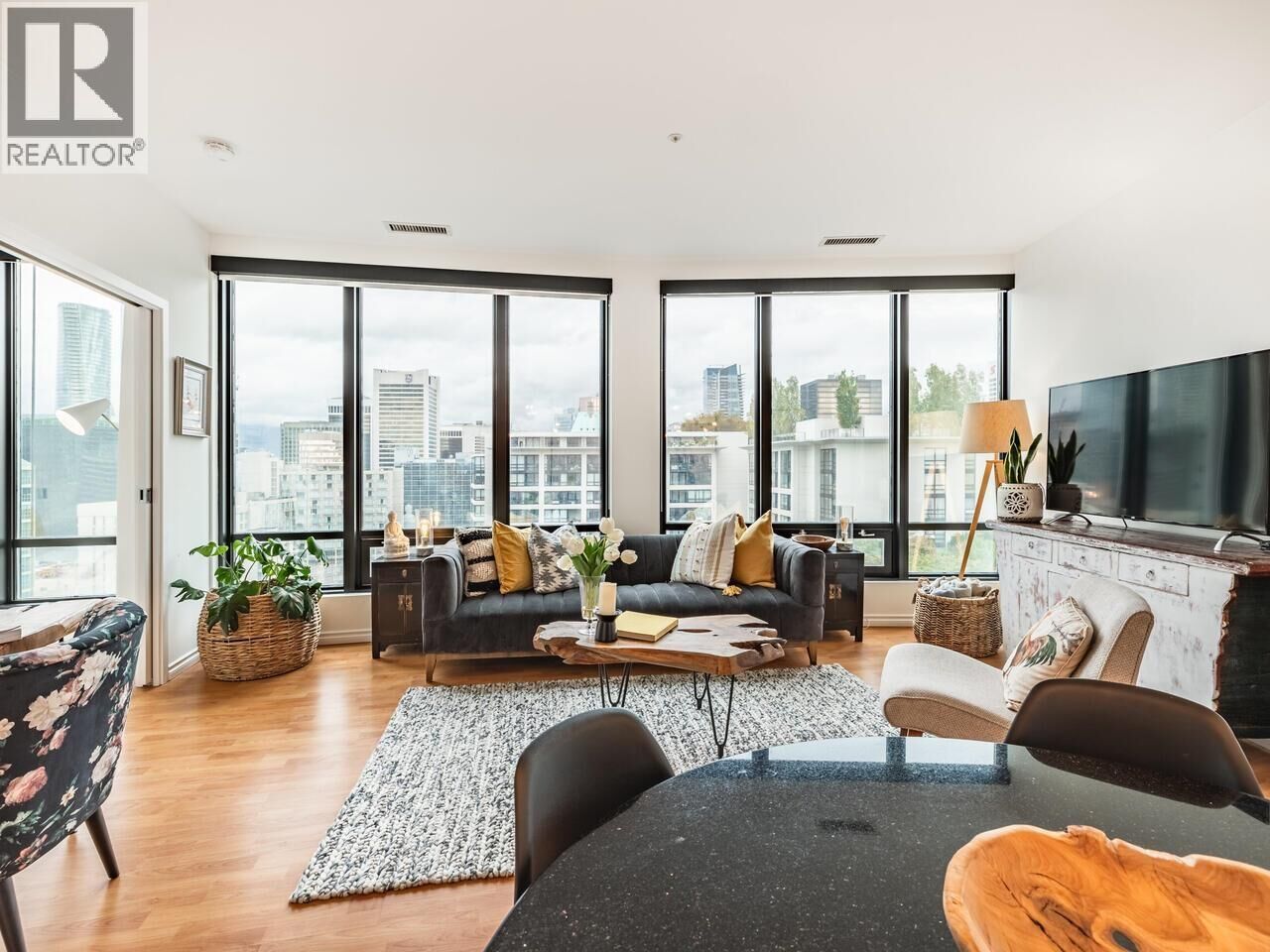 Property Photo:  989 Nelson Street 1610  BC V6Z 3B6 