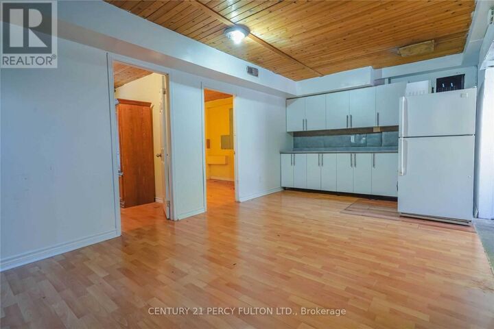 Property Photo: 6172 Kingston Road Apt 1 ON M1C 1K9
