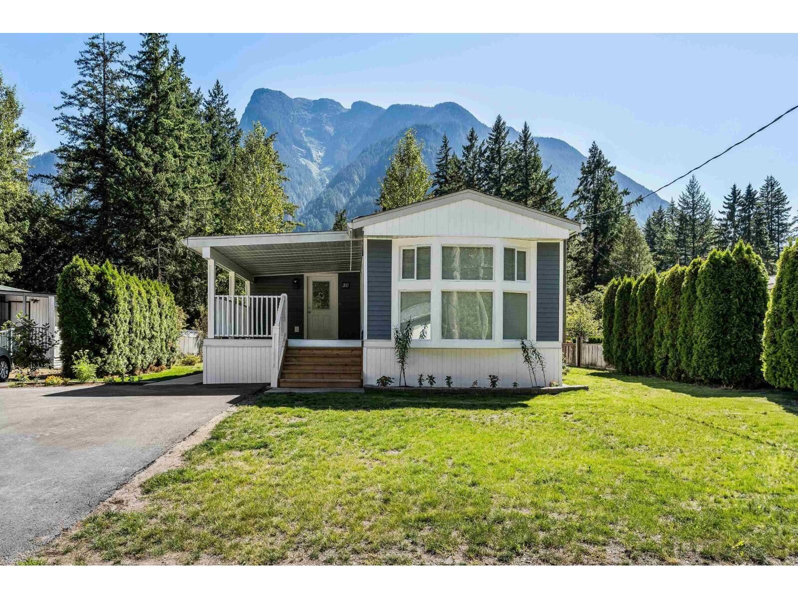 Photo de la propriété: 65367 Kawkawa Lake Road 30 BC V0X 1L1