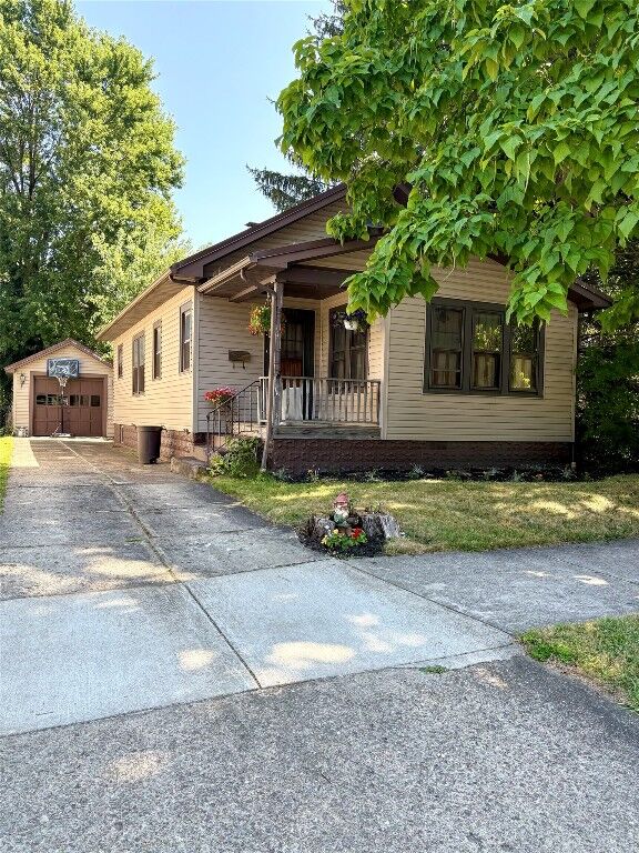 Property Photo:  2817 Emerson Avenue  PA 16508 