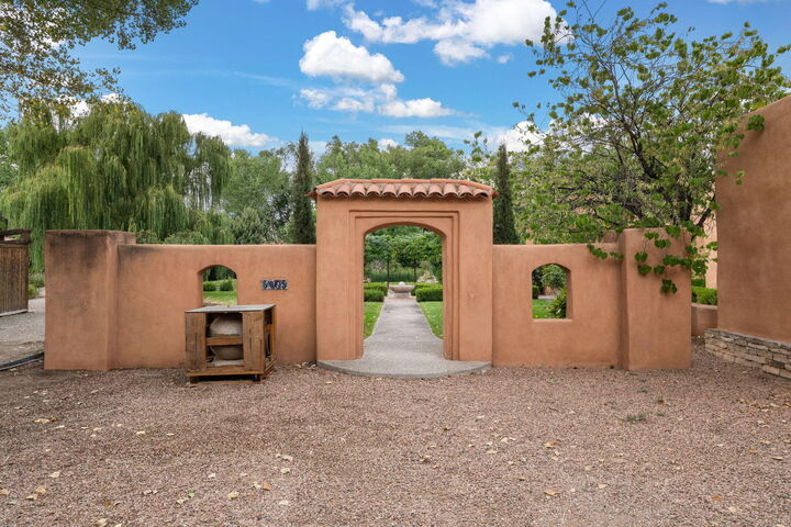 Property Photo: 5405 Eakes Road NW NM 87107