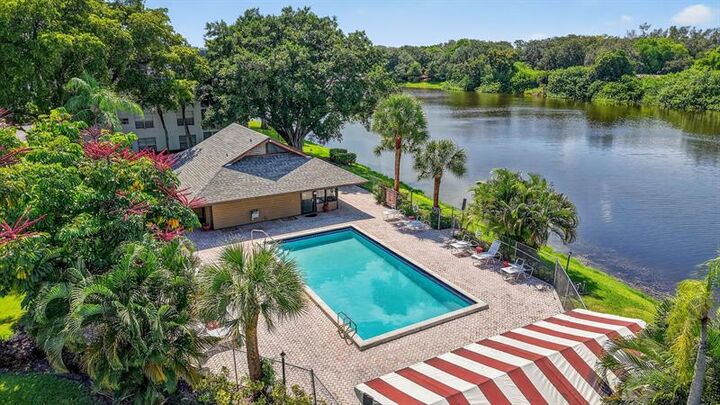Property Photo:  9440 Poinciana Pl 401  FL 33324 