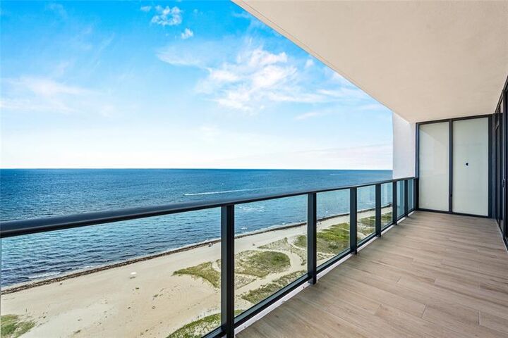 Property Photo: 900 N Ocean Blvd. 1604 FL 33062