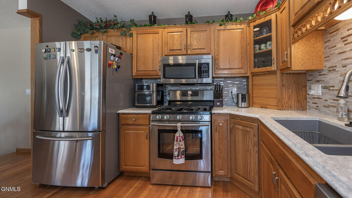 Property Photo:  1058 Westwood Street  ND 58507 