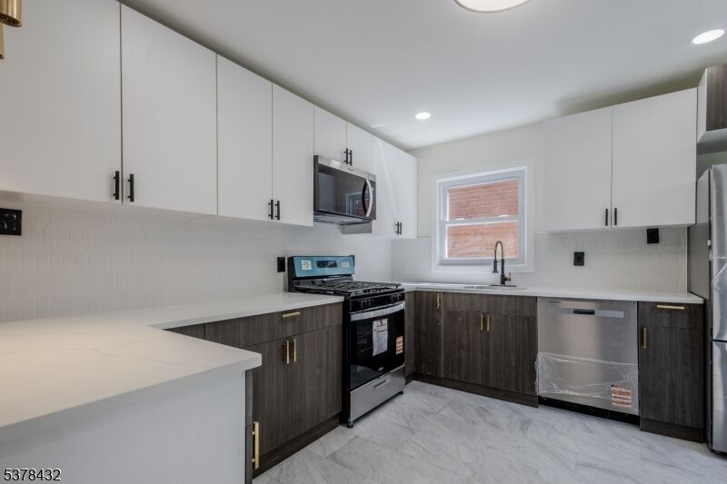Property Photo:  1683 Lawrence St  NJ 07065 
