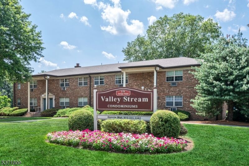 Property Photo:  19 Savage Rd 5E  NJ 07834 