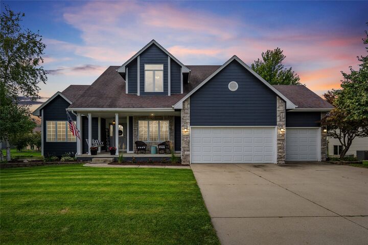 14308 Oak Brook Drive  Urbandale IA 50323 photo