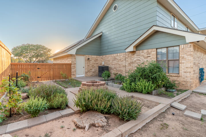 Property Photo:  512 N Grover Avenue  TX 79416 