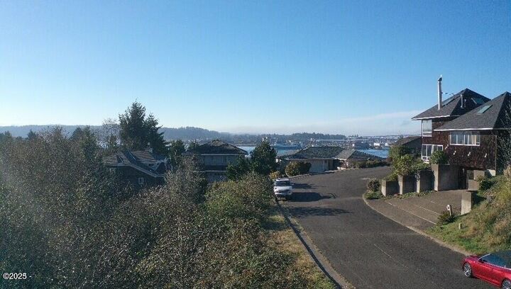 Property Photo: 375 SE Scenic Loop OR 97365