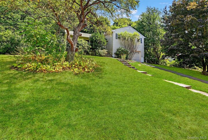 Property Photo: 6 Leawood Drive NY 10562