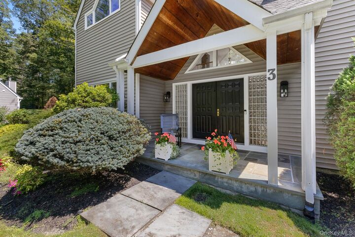 Property Photo:  3 Benjamin Lane  NY 10567 