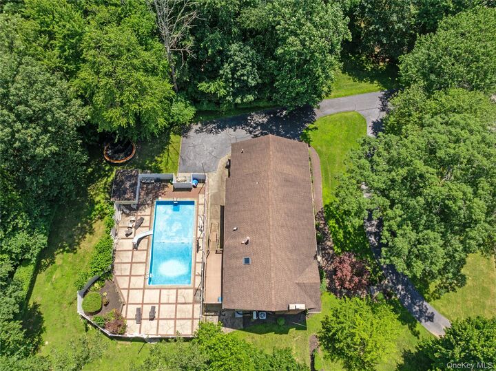 Property Photo:  6 Cannan Road  NY 10952 