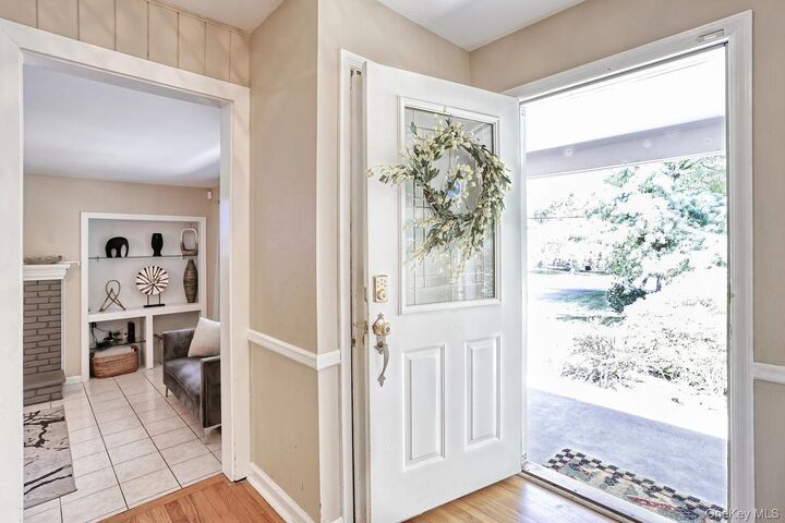 Property Photo:  