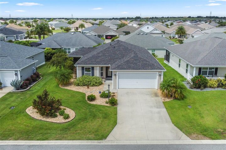 Property Photo: 3258 Iiams Court FL 32163