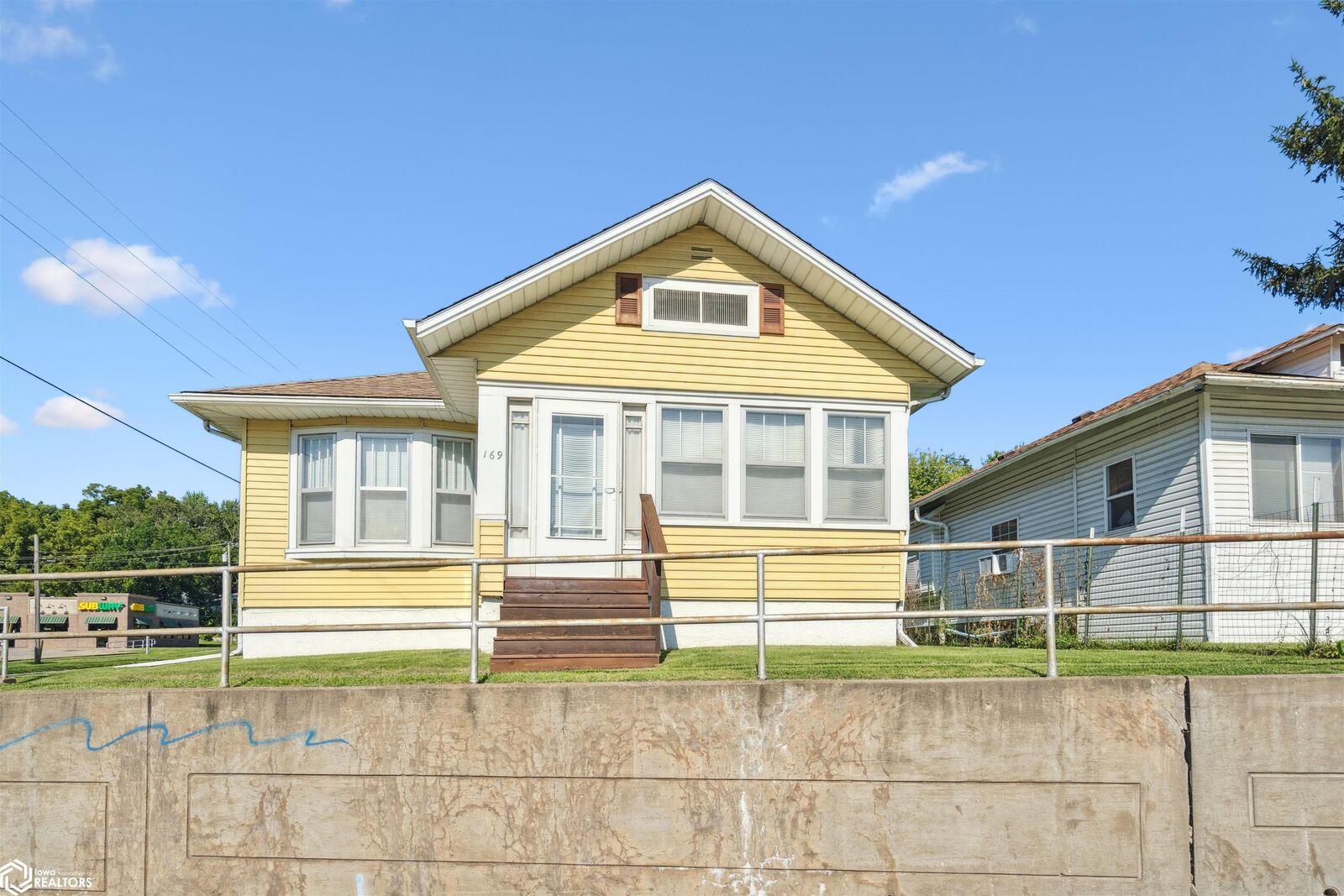 Property Photo: 169 S Central Avenue IA 52601