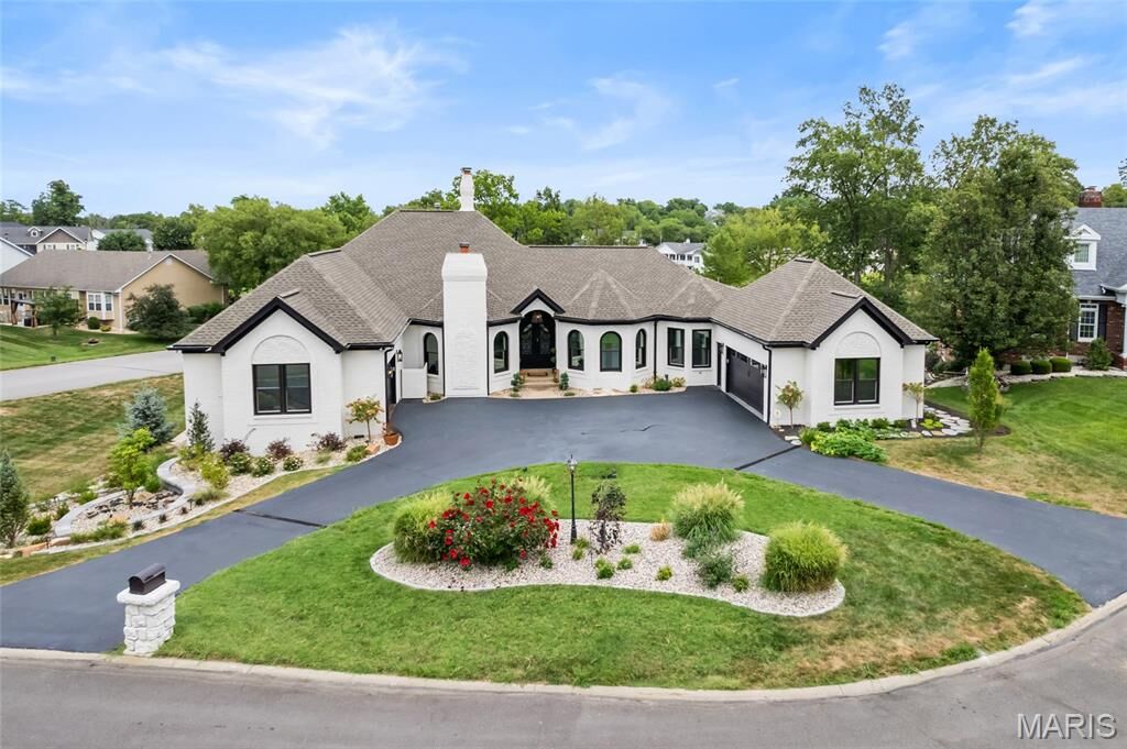 Property Photo: 5 Shelbourne Wood Court MO 63304