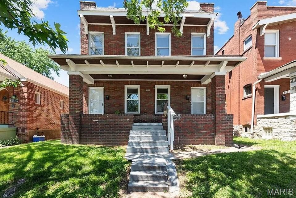 Property Photo: 3235 Minnesota Avenue 2 MO 63118