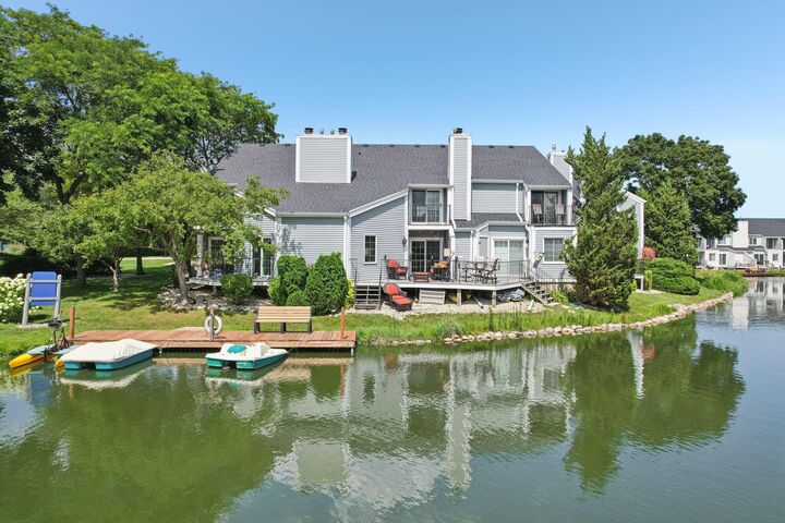 8334 S Tuckaway Shores Dr  Franklin WI 53132 photo