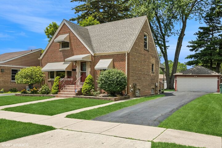 Property Photo:  9326 S Millard Avenue  IL 60805 
