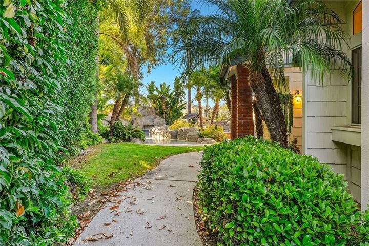 Property Photo:  5 Copley Place  CA 92677 