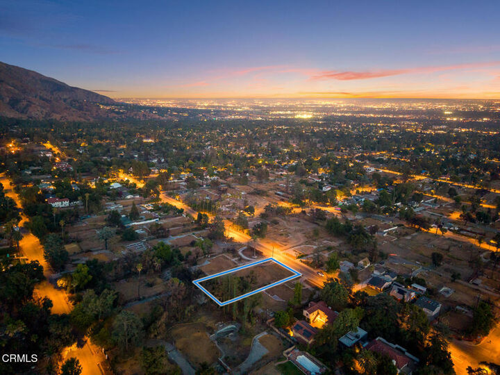 Property Photo:  1145 E Altadena Drive  CA 91001 