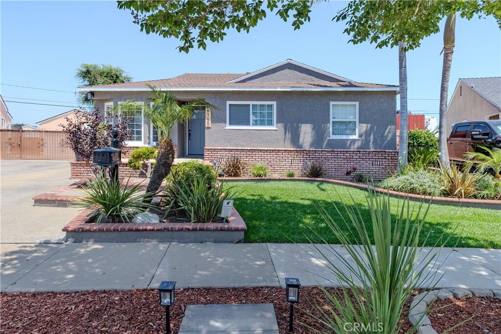 Property Photo:  4750 Vangold Avenue  CA 90712 