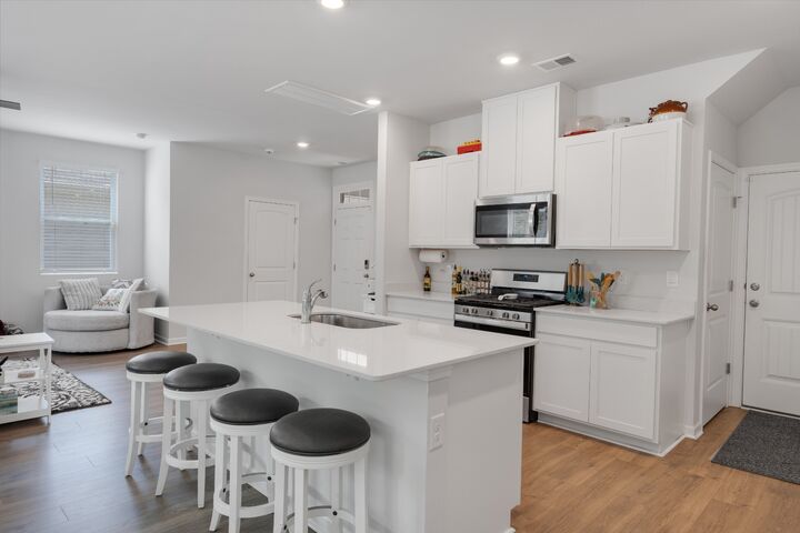 Property Photo: 896 Long Leaf Rd TN 37087