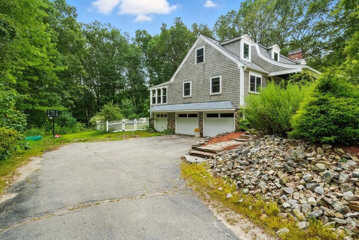 Property Photo:  9 Dattillo Road  NH 03038 
