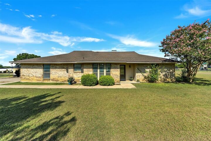 Property Photo: 6731 Canyon Road TX 76266