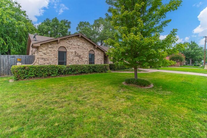 Photo de la propriété: 2121 Stonegate Drive N TX 76021