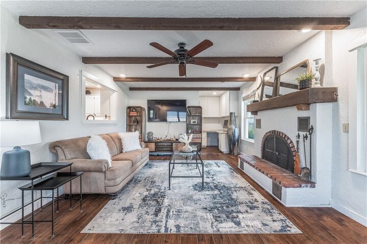 Property Photo: 1717 W Poplar Street AR 72758