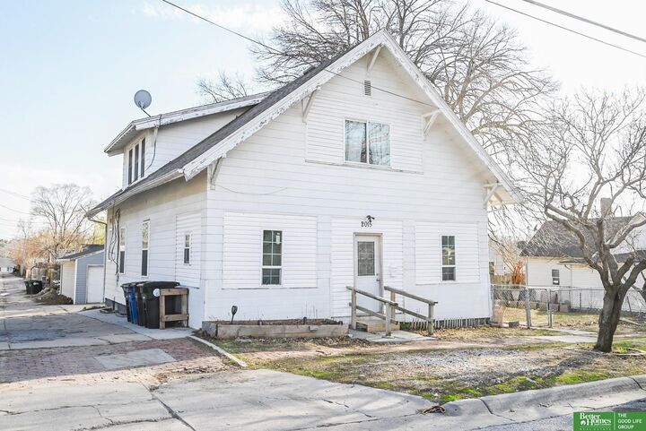 Property Photo:  2015 W Street  NE 68107-9999 