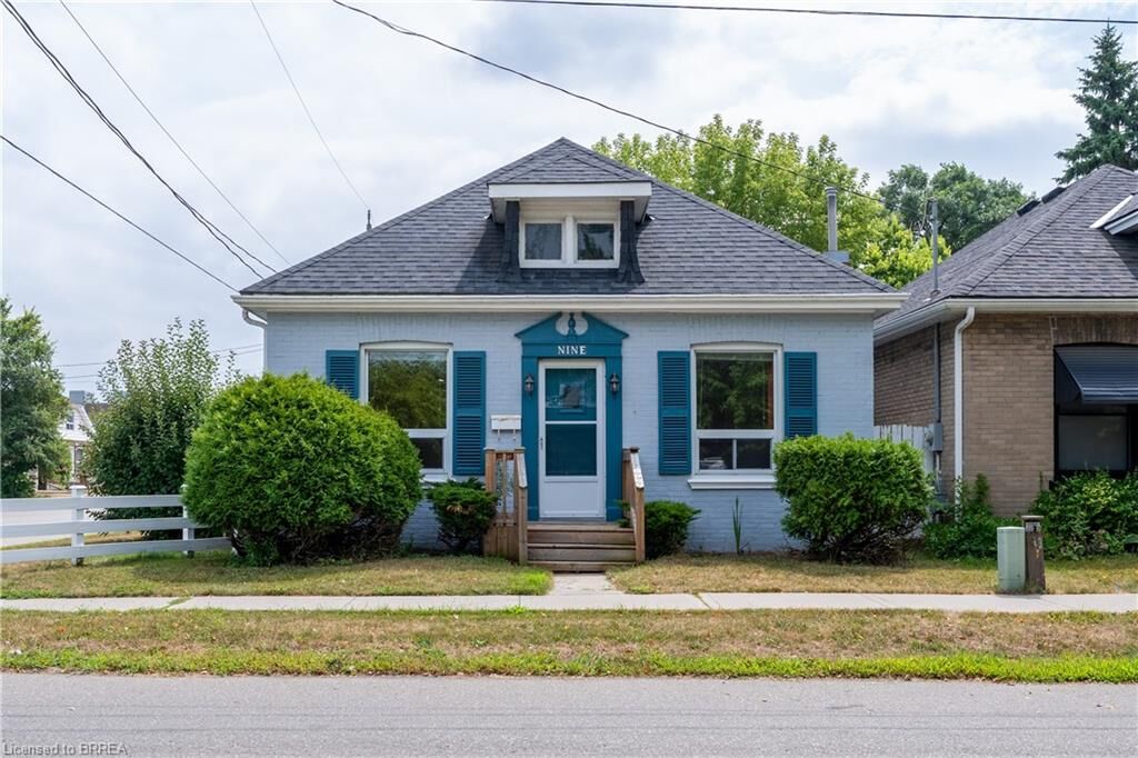 Property Photo: 9 Dundee Street ON N3R 4L9