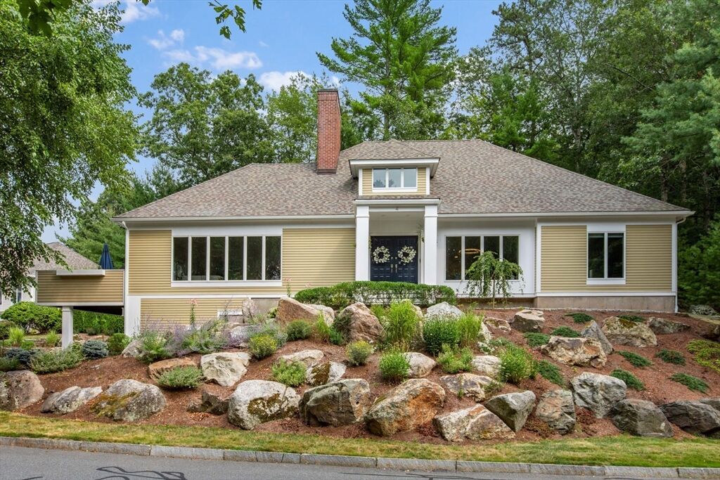 Property Photo:  4 The Fairways  MA 01938 