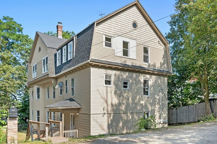 139 Lincoln St  Worcester MA 01605 photo