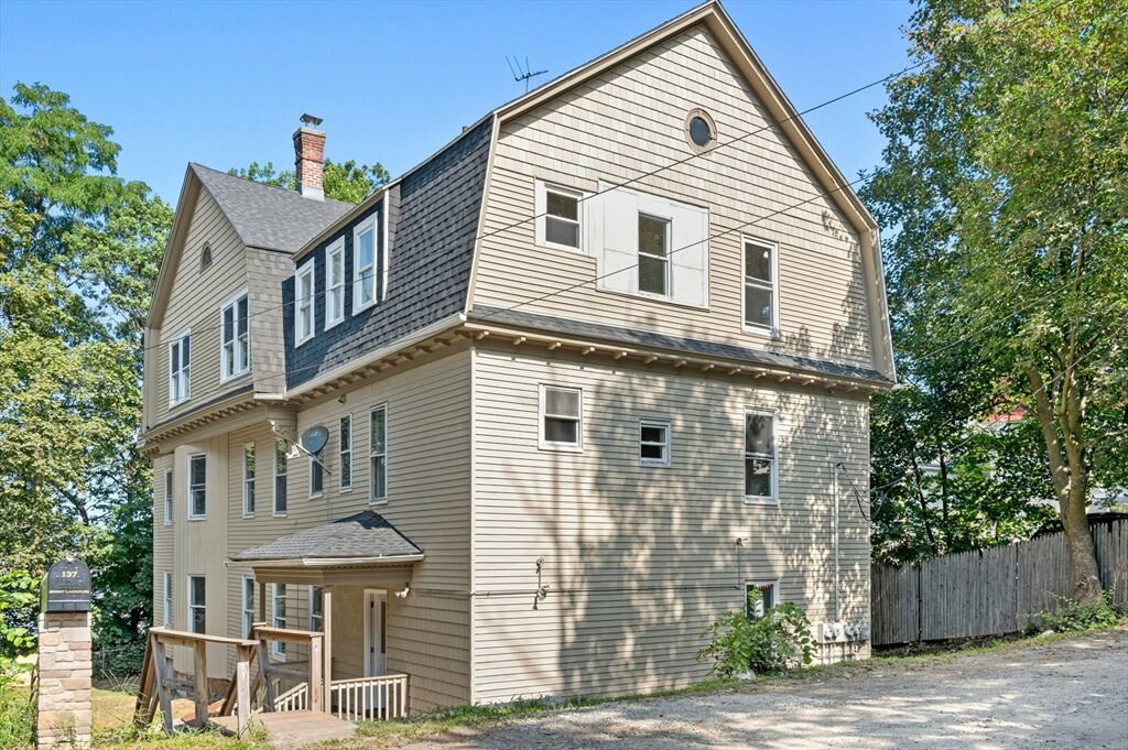 Property Photo: 139 Lincoln St MA 01605