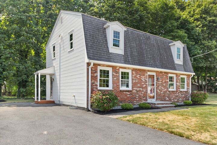 Property Photo:  19 Brookfield Rd  MA 02062 