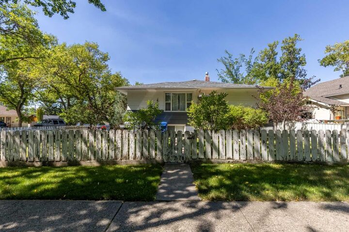 Photo de la propriété: 1623 6 Avenue N AB T1H 0T2