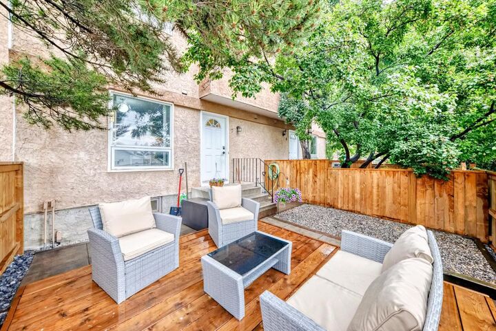 Photo de la propriété: 4630 46 Avenue 7 AB T4H 1C6
