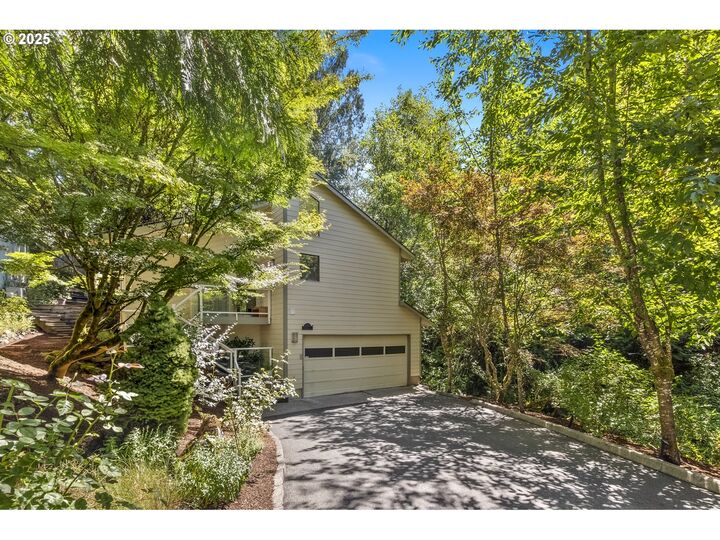 Property Photo:  9324 SW 55th Ave  OR 97219 
