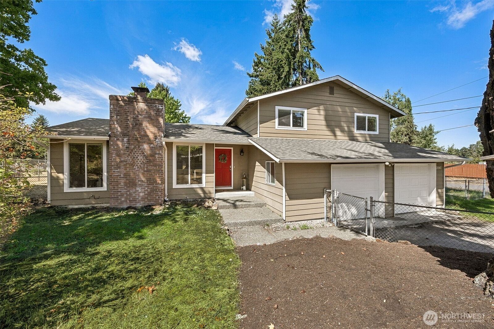 Property Photo: 21502 38th Avenue E WA 98387