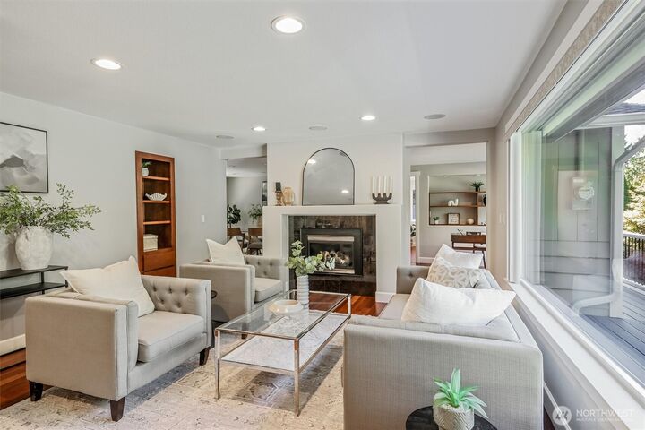 Property Photo:  1136  205th Avenue NE  WA 98074 