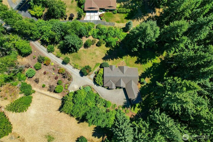 Property Photo:  22714  Country Drive E  WA 98338 